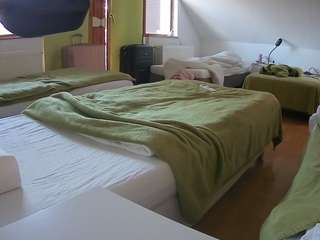 voyeurcam-julmodels-bed-2