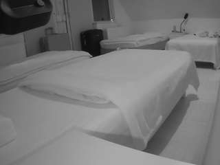 voyeurcam-julmodels-bed-2