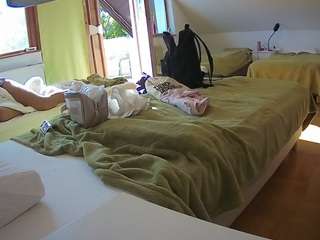 voyeurcam-julmodels-bed-2