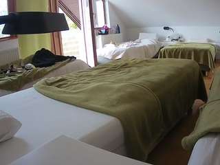voyeurcam-julmodels-bed-2