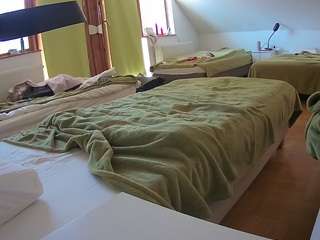voyeurcam-julmodels-bed-2