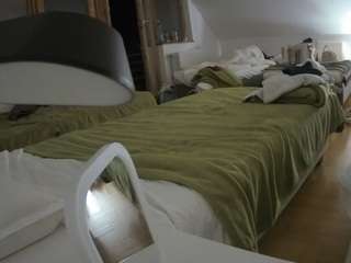 voyeurcam-julmodels-bed-2