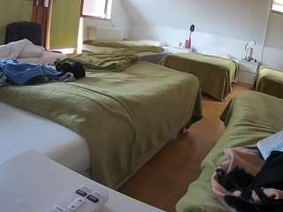 voyeurcam-julmodels-bed-2