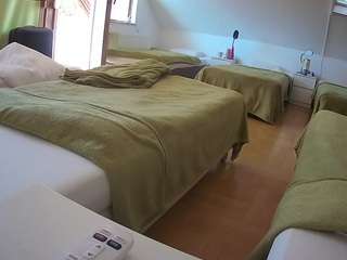 voyeurcam-julmodels-bed-2