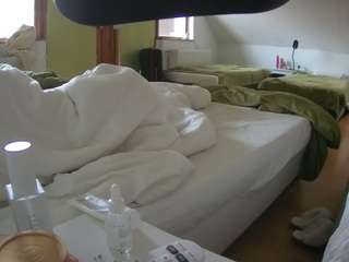 voyeurcam-julmodels-bed-2