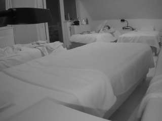 voyeurcam-julmodels-bed-2