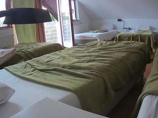 voyeurcam-julmodels-bed-2