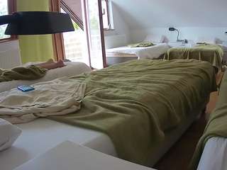 voyeurcam-julmodels-bed-2