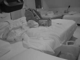 voyeurcam-julmodels-bed-2