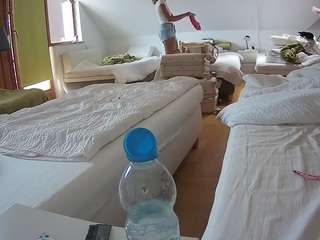 voyeurcam-julmodels-bed-2