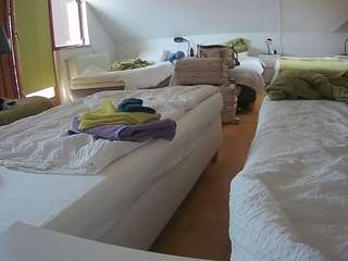 voyeurcam-julmodels-bed-2