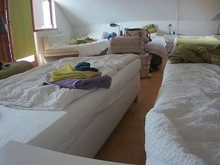 voyeurcam-julmodels-bed-2