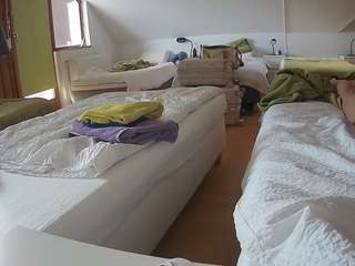 voyeurcam-julmodels-bed-2