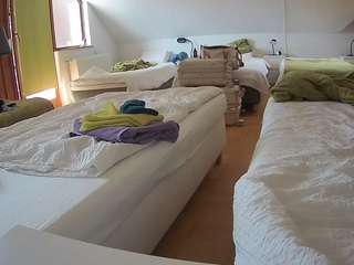 voyeurcam-julmodels-bed-2