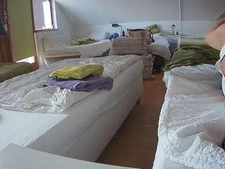 voyeurcam-julmodels-bed-2 Sex Cam Show