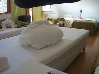 voyeurcam-julmodels-bed-2