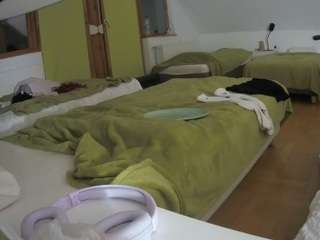 voyeurcam-julmodels-bed-2