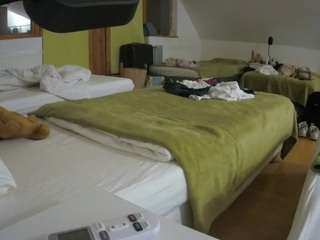 voyeurcam-julmodels-bed-2