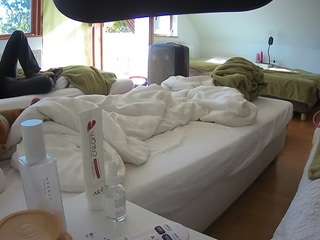 voyeurcam-julmodels-bed-2 live webcam show