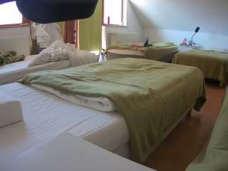 voyeurcam-julmodels-bed-2