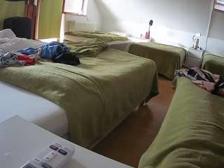voyeurcam-julmodels-bed-2 live webcam show