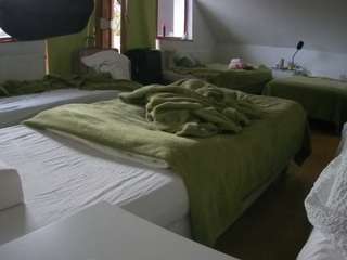 voyeurcam-julmodels-bed-2 live webcam show