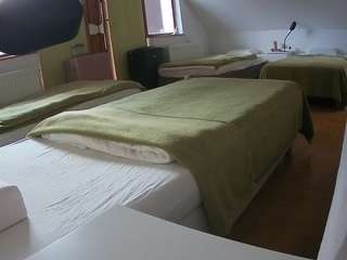 voyeurcam-julmodels-bed-2