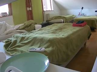 voyeurcam-julmodels-bed-2