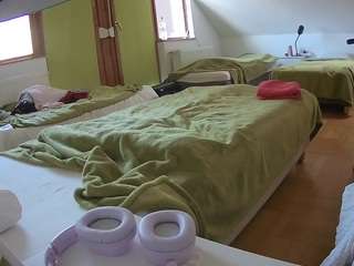 voyeurcam-julmodels-bed-2
