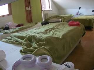 voyeurcam-julmodels-bed-2