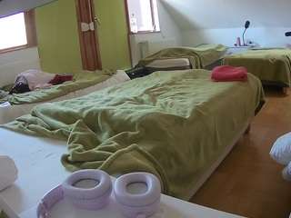 voyeurcam-julmodels-bed-2