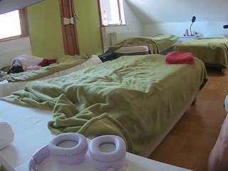 voyeurcam-julmodels-bed-2