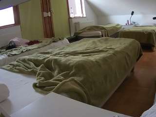 voyeurcam-julmodels-bed-2