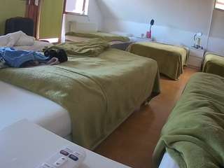 voyeurcam-julmodels-bed-2