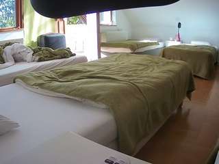 voyeurcam-julmodels-bed-2