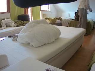 voyeurcam-julmodels-bed-2
