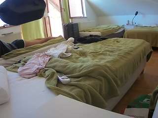 voyeurcam-julmodels-bed-2