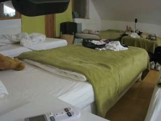 voyeurcam-julmodels-bed-2