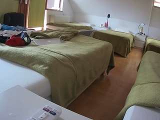 voyeurcam-julmodels-bed-2