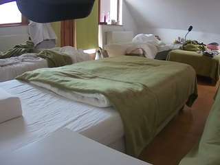 voyeurcam-julmodels-bed-2