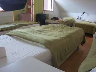 voyeurcam-julmodels-bed-2