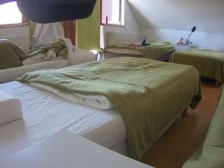 voyeurcam-julmodels-bed-2
