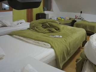 voyeurcam-julmodels-bed-2