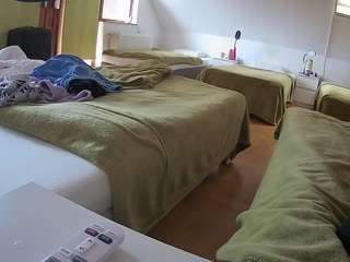 voyeurcam-julmodels-bed-2