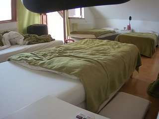 voyeurcam-julmodels-bed-2