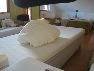 voyeurcam-julmodels-bed-2