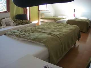 voyeurcam-julmodels-bed-2