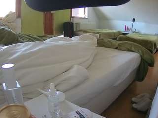voyeurcam-julmodels-bed-2