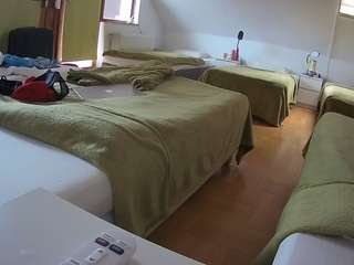 voyeurcam-julmodels-bed-2