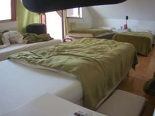 voyeurcam-julmodels-bed-2